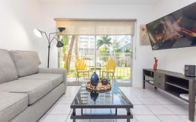 One Bedroom Apartment - With Parking & Balcony - Heart Of Wynwood